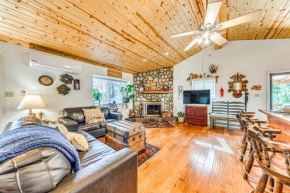 7 Mi to Ruidoso Winter Park Quiet Cabin with Deck